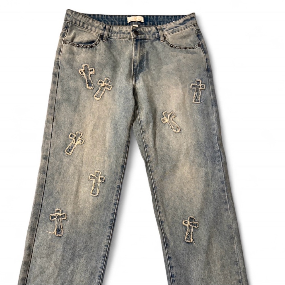Austin Landing Cross distressed jeans